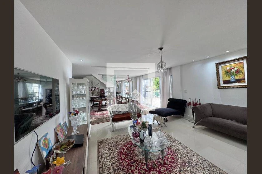 Furnished 360 m² apartment with 3 en-suite bedrooms — photo 26