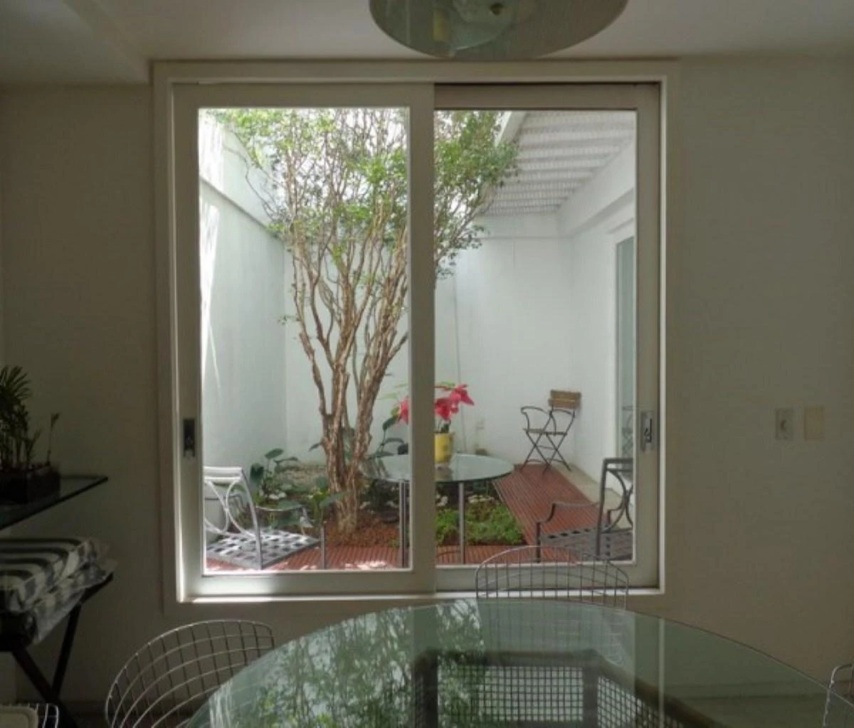 Furnished 500 m² house with 4 bedrooms and 5 parking spots — photo 9
