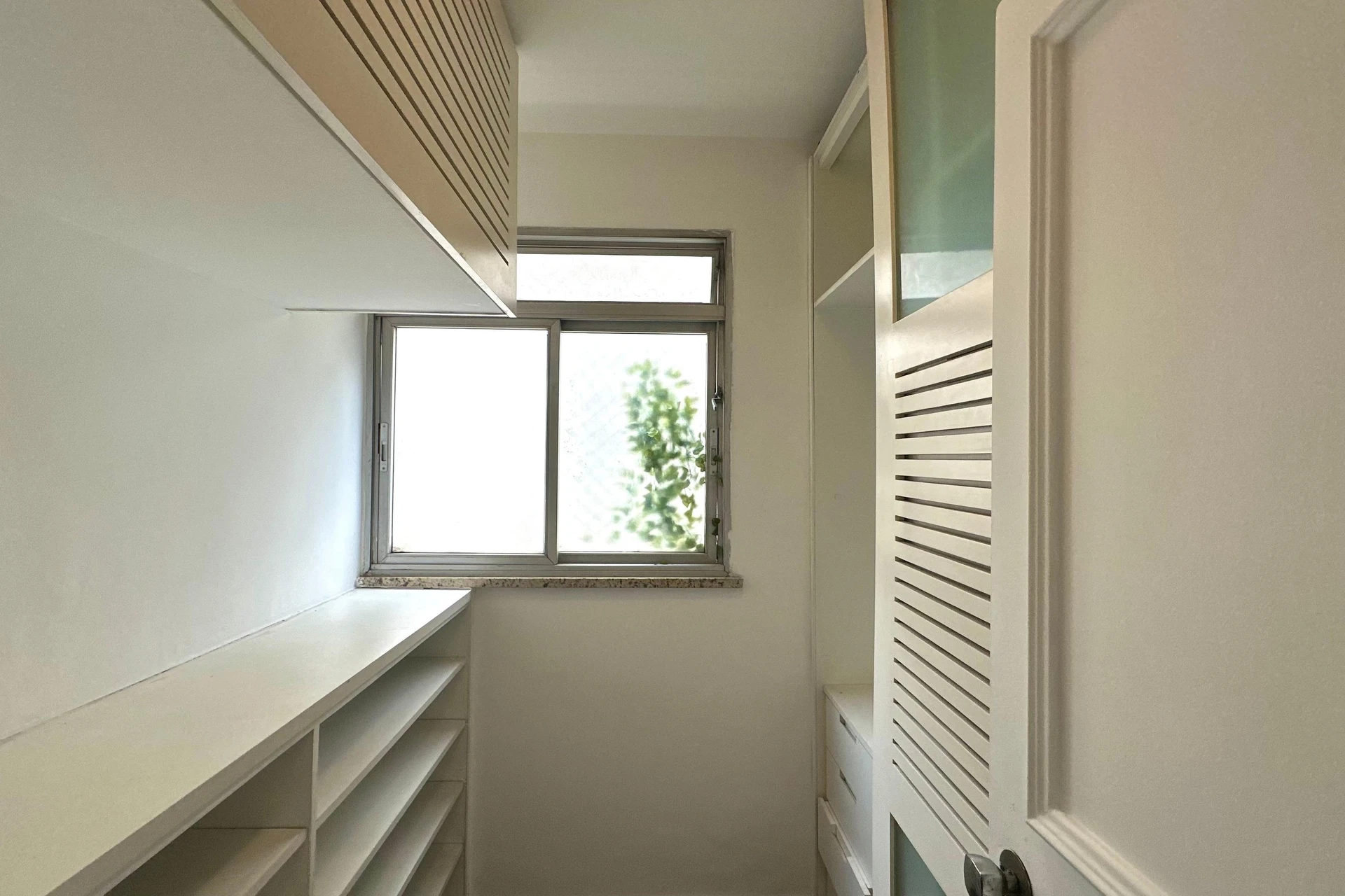 Unfurnished apartment with 2 en-suite bedrooms — photo 49