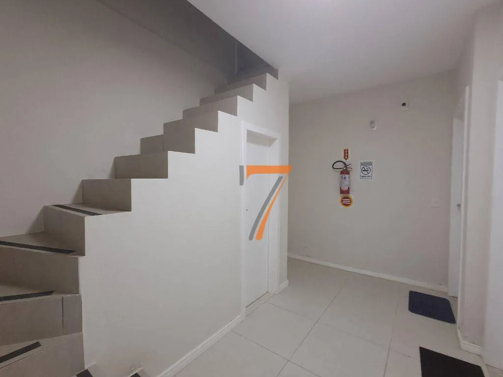 Furnished studio with 1 bedroom and 1 bathroom, 30 m² — photo 3