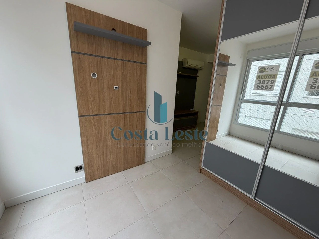 One-bedroom apartment with a washing machine — photo 8