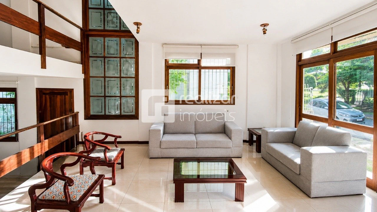 Rental house with private BBQ area and 180 m²