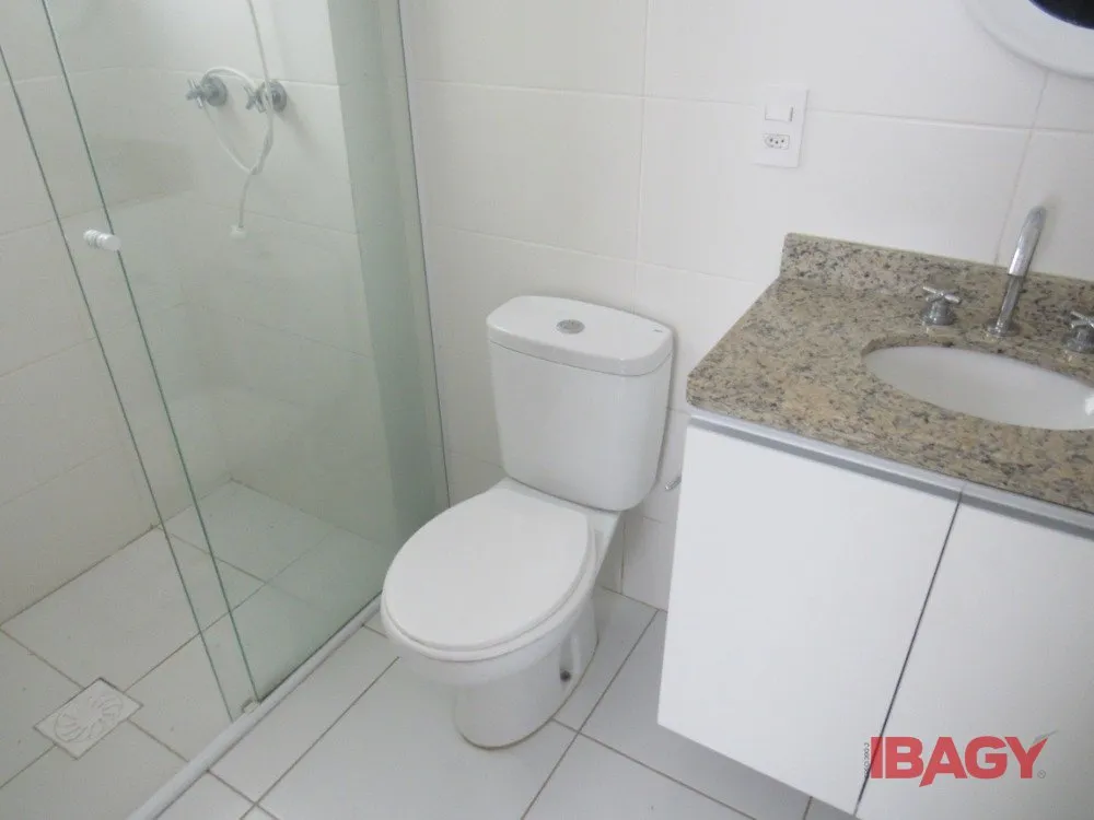Unfurnished 1-bedroom apartment with 54 m² — photo 6