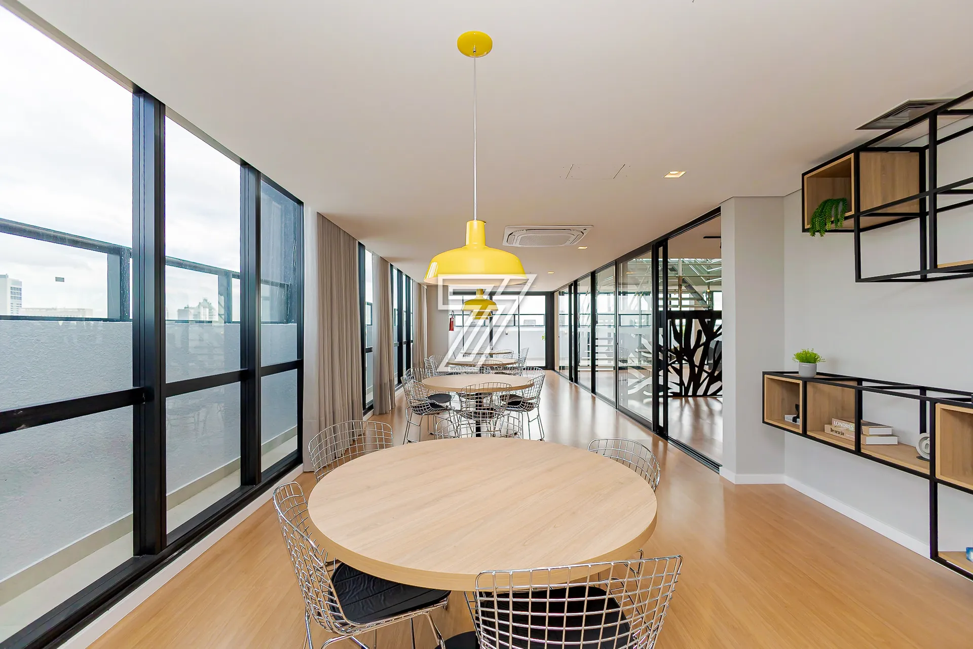 Floor-to-ceiling windows in a one-bedroom apartment, 29 m² — photo 14