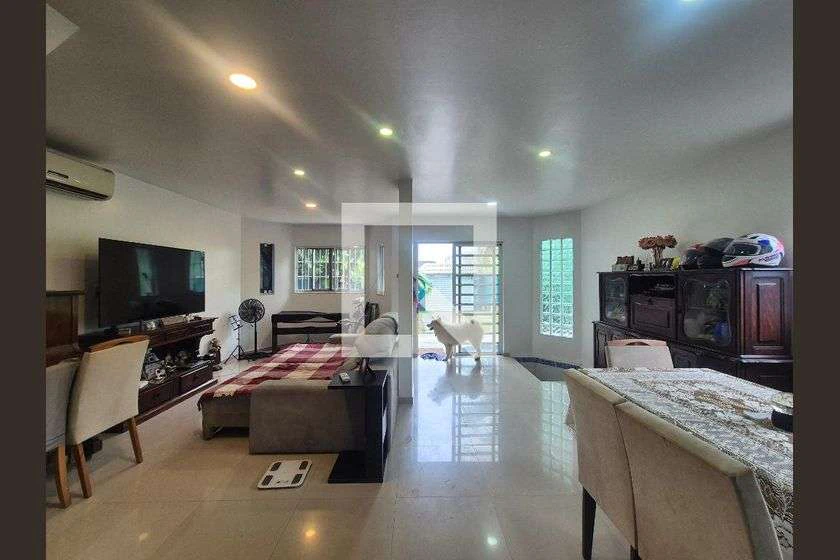 Condominium house with 4 bedrooms and a gas stove — photo 11