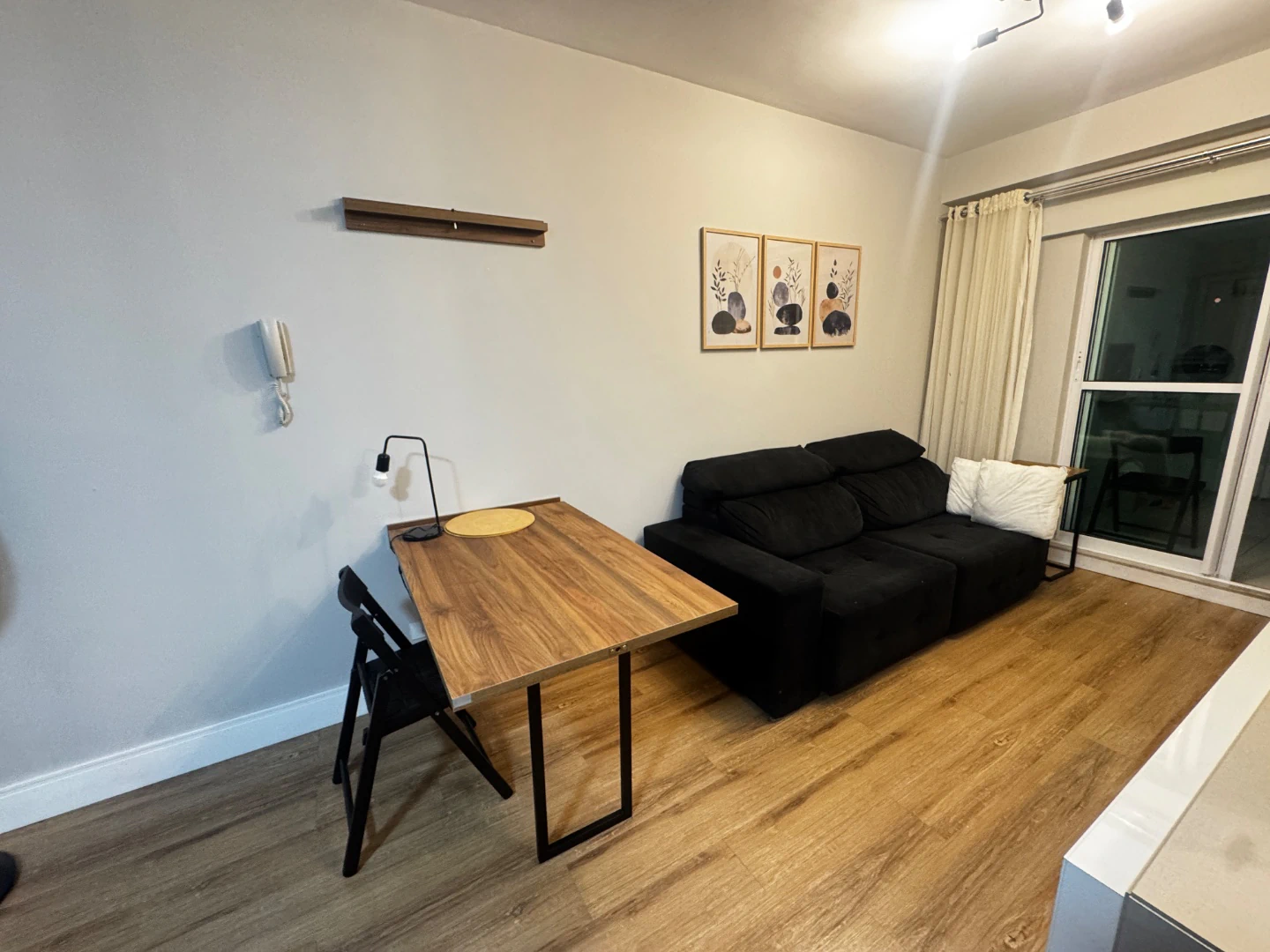 Furnished apartment, 43 m², with a glass-enclosed balcony — photo 9