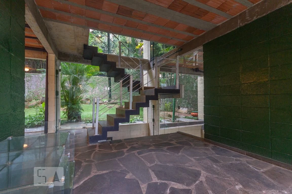 Condo house with 4 bedrooms and 400 m² — photo 53