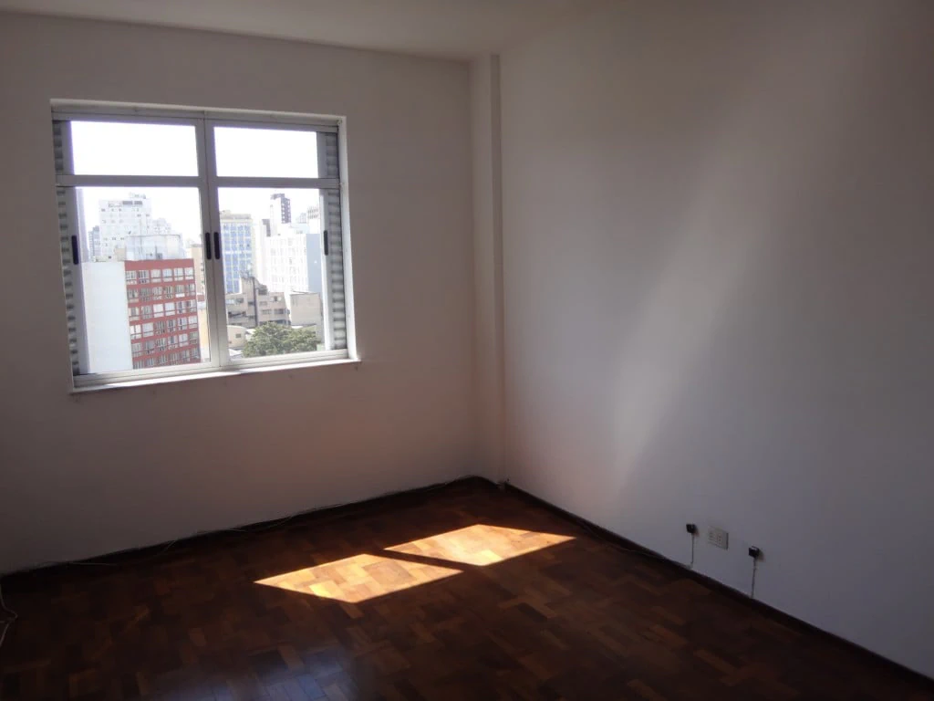 3-bedroom apartment with a bathtub in Curitiba — photo 5