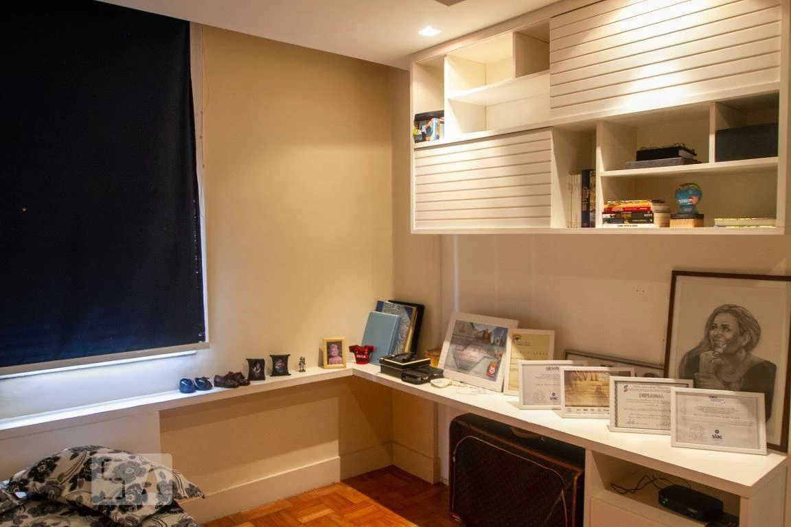 Furnished apartment with 3 bedrooms and 148 m² — photo 43