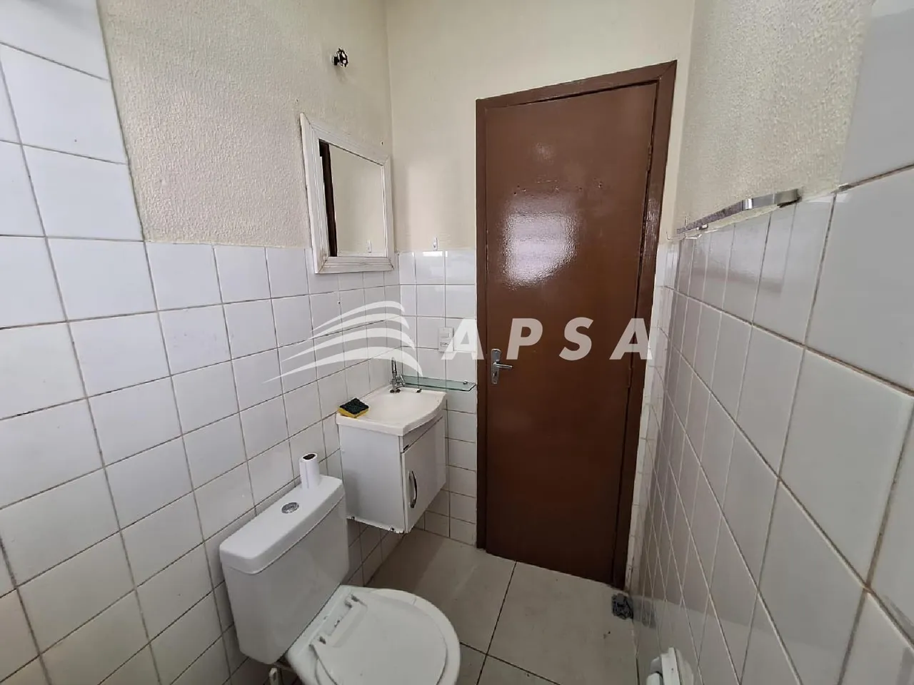 Casa com 2 quartos e cozinha fechada com fogão a gás — photo 5