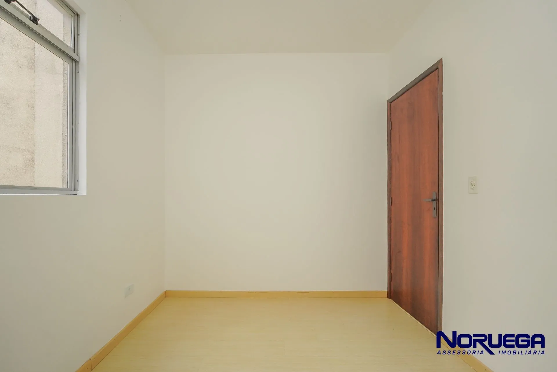 Деревянный пол или ламинат и 2 спальни: квартира 103 м² — photo 18