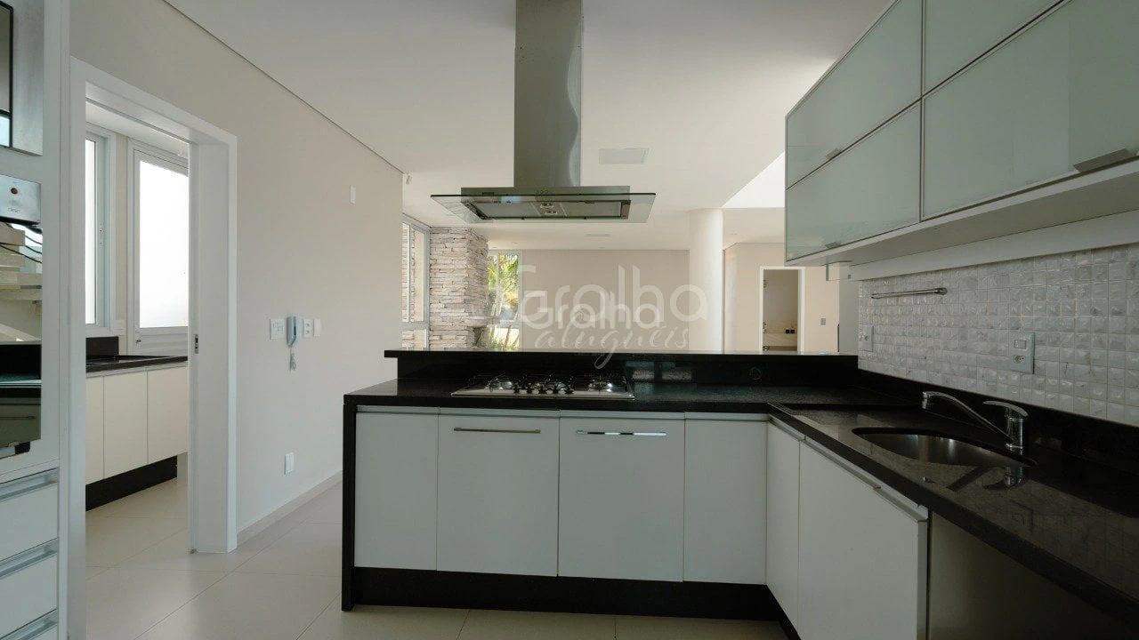 House, 343 m², with a bathtub — photo 2