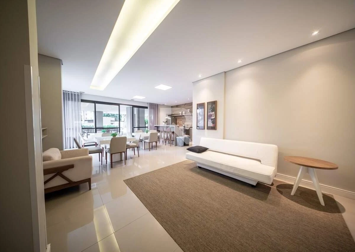 Furnished apartment, 150 m², with a glass-enclosed balcony — photo 11