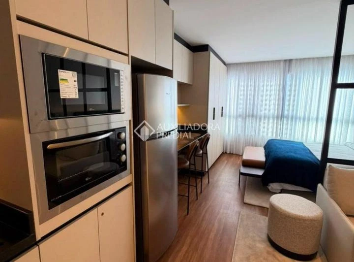 Studio mobiliado de 30 m² com cozinha integrada — photo 3