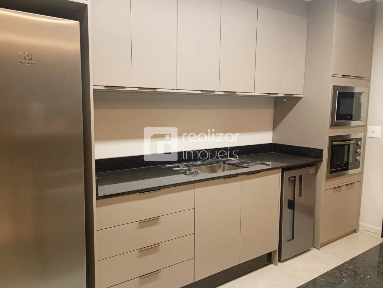 Dishwasher in a 3-bedroom house, 296 m² — photo 33