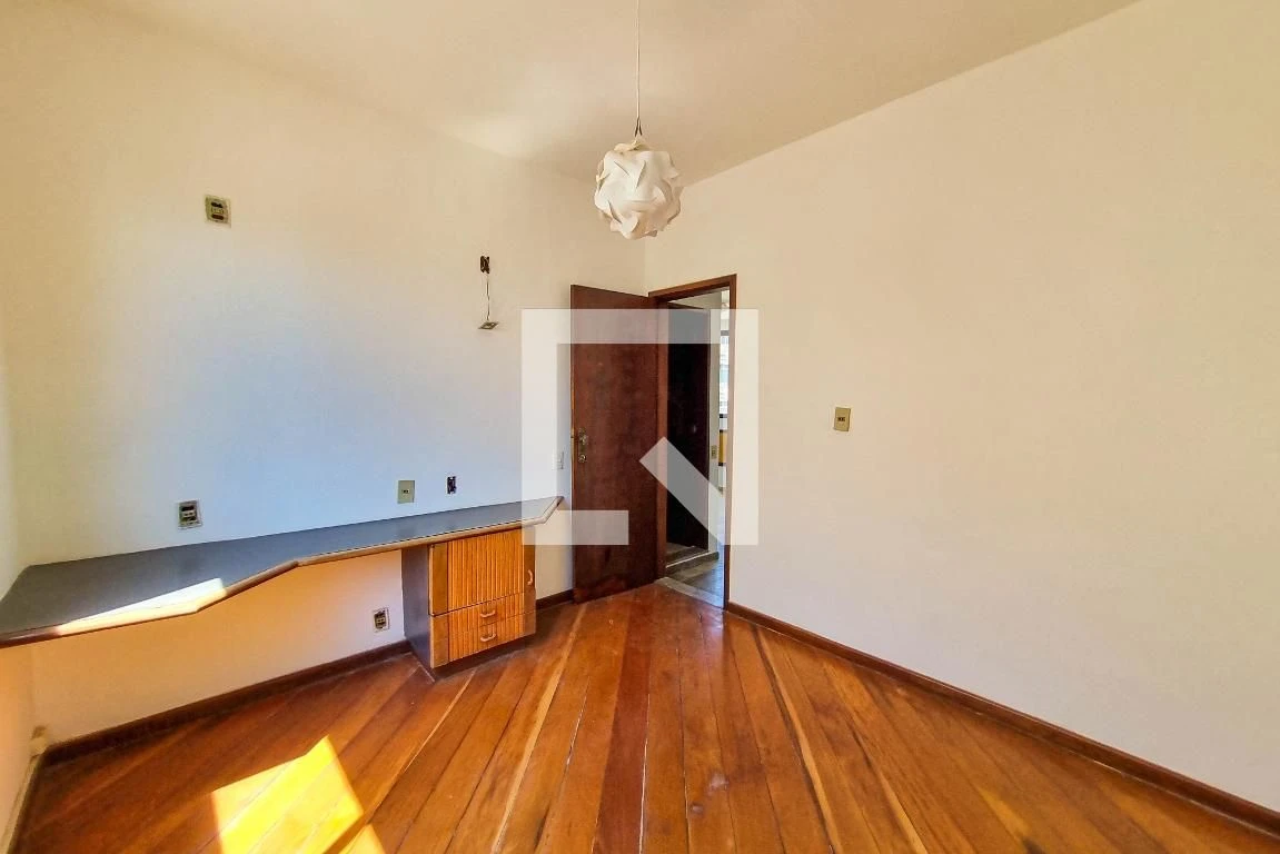 Home office in a 5-bedroom apartment, 127 m² — photo 16