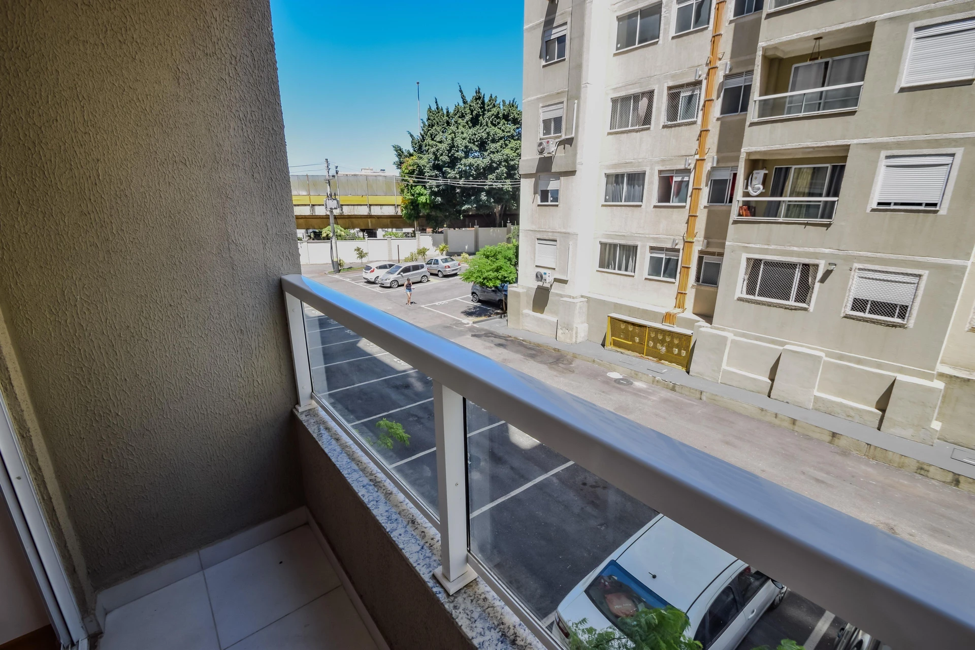 Apartamento sin amueblar con 2 dormitorios y 2 baños