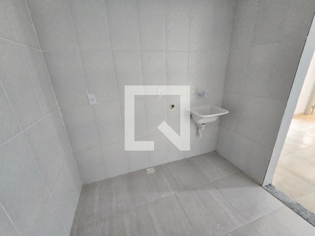 Apartment with 2 bedrooms and a glass-enclosed shower — photo 25