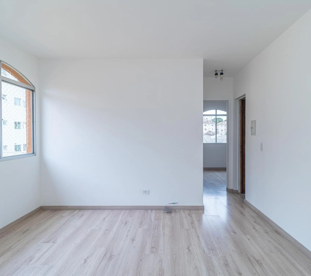 Departamento con piso de madera o laminado en Curitiba — photo 8
