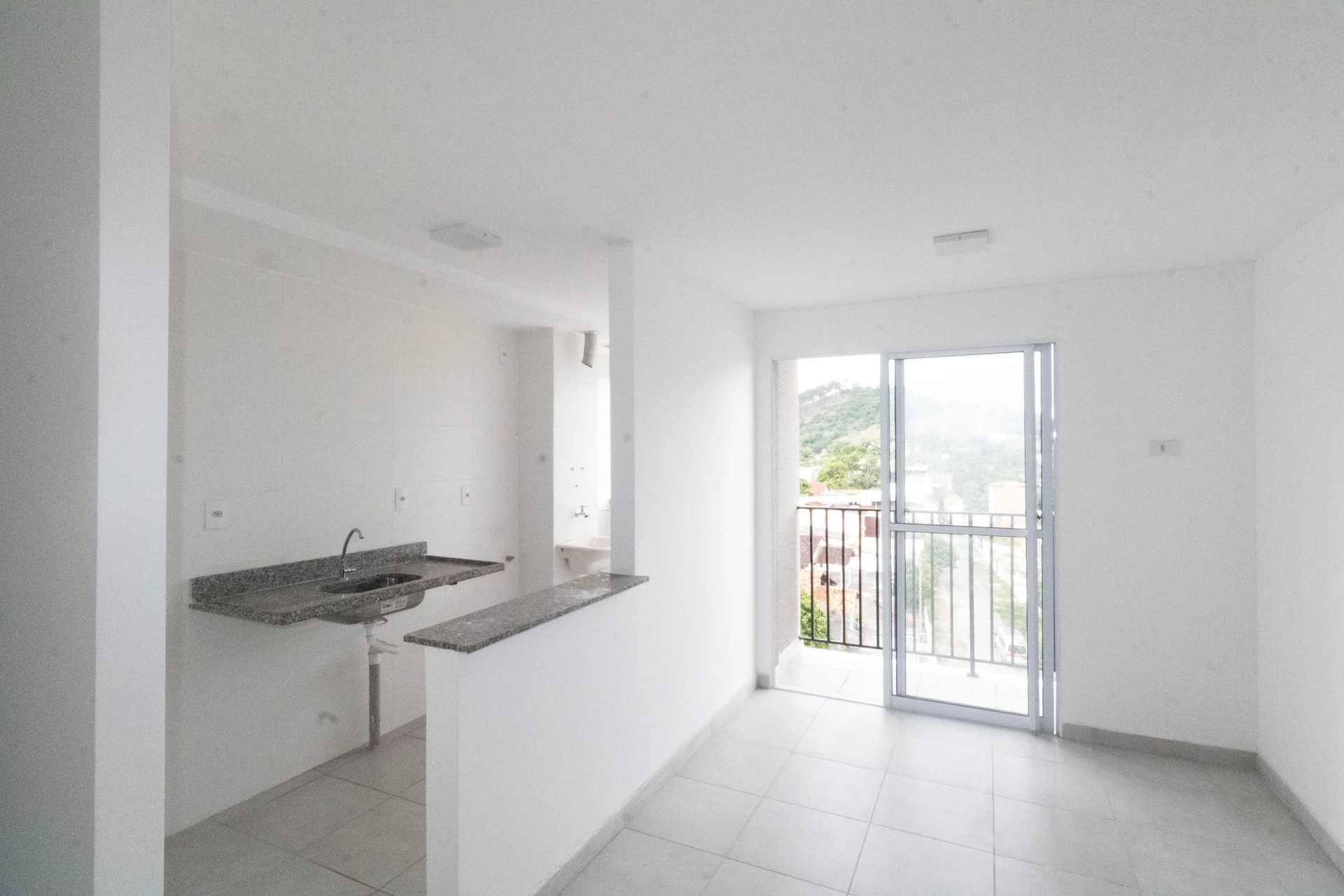 2-bedroom apartment in a building with a gym — photo 23
