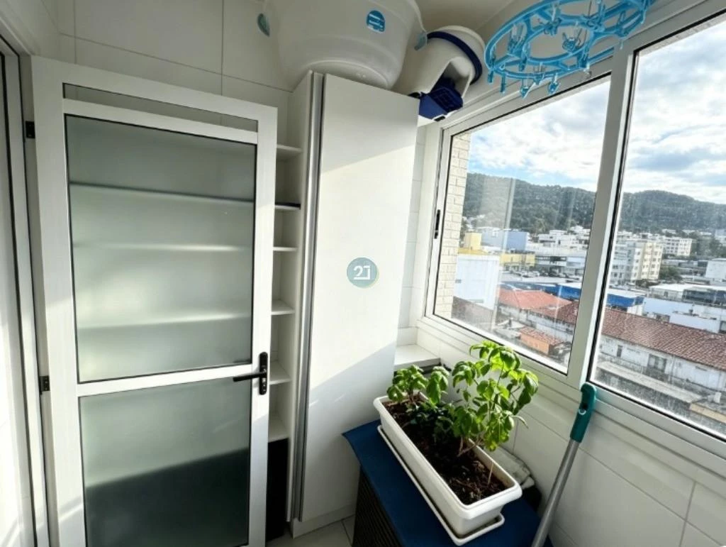 Apartamento dúplex amueblado con 3 suites y 2 plazas — photo 5