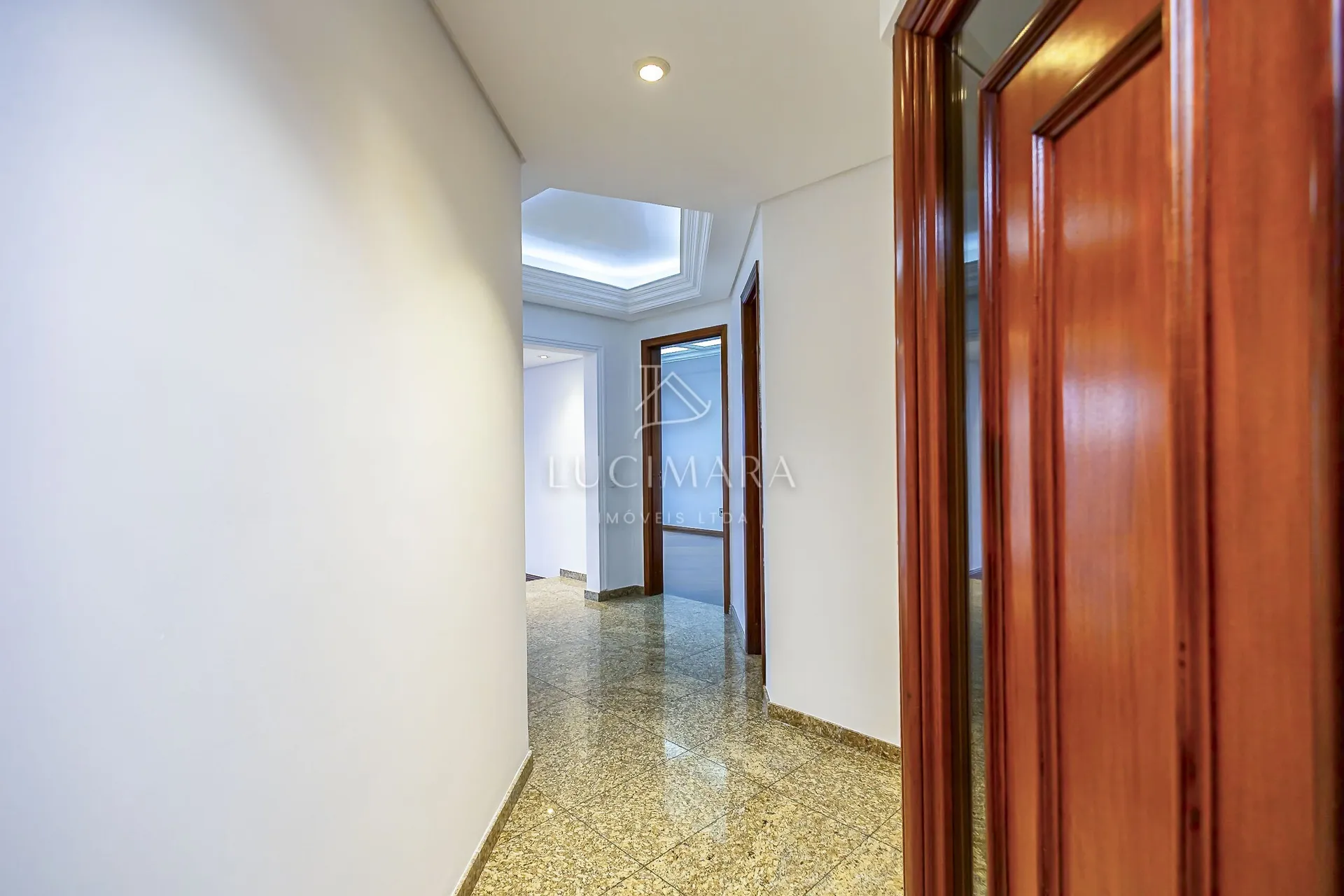 Незамеблированная квартира с 4 спальнями 427 м² — photo 21