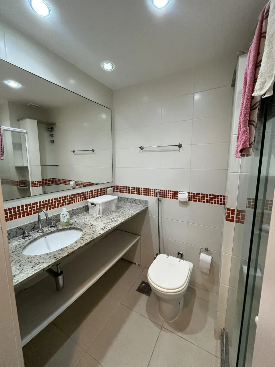 Furnished apartment with 2 bedrooms and 2 bathrooms — photo 16