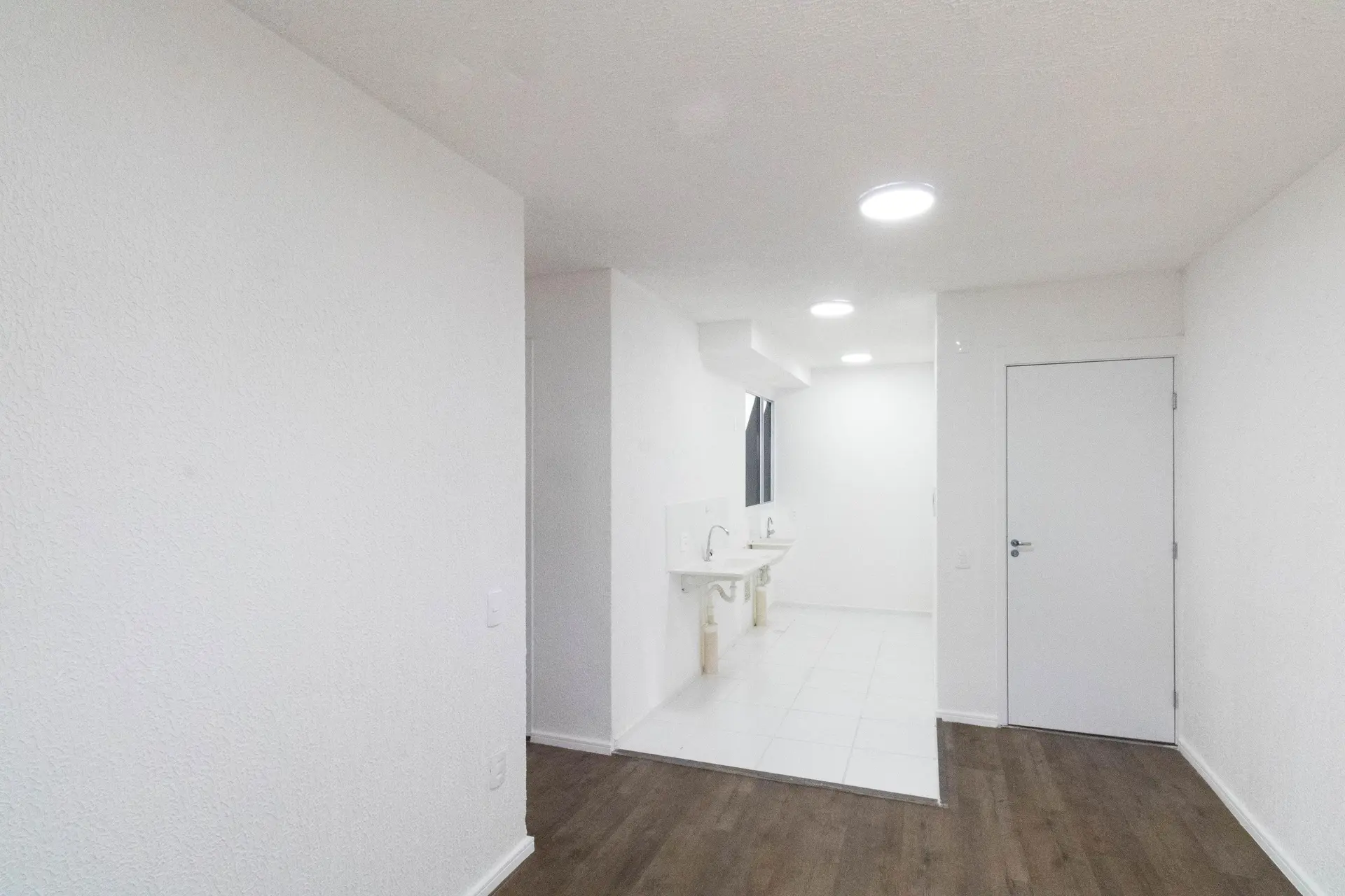Apartment, 46 m², with wood or laminate floors — photo 36