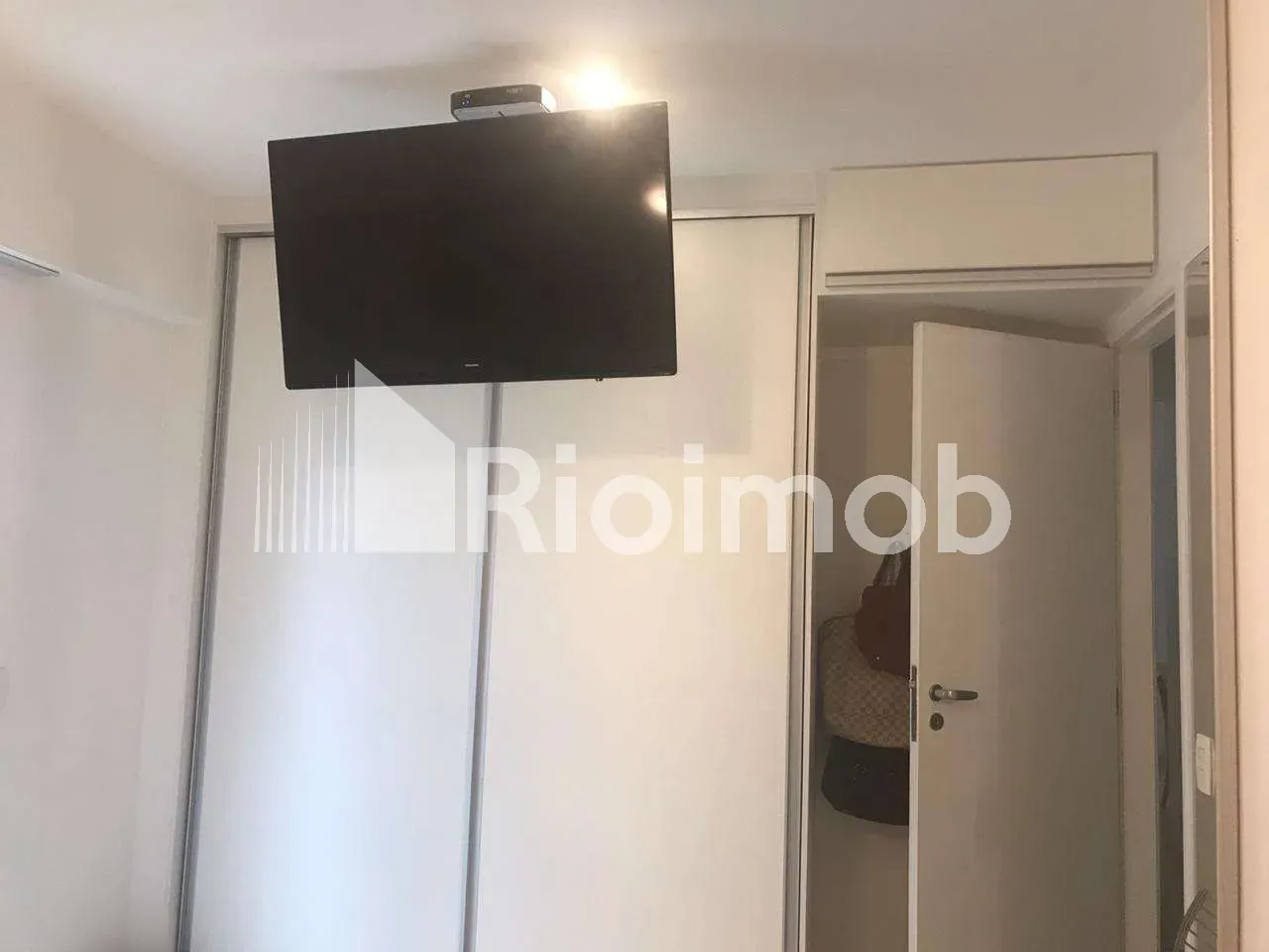 3-bedroom apartment with a washing machine in Rio de Janeiro — photo 39