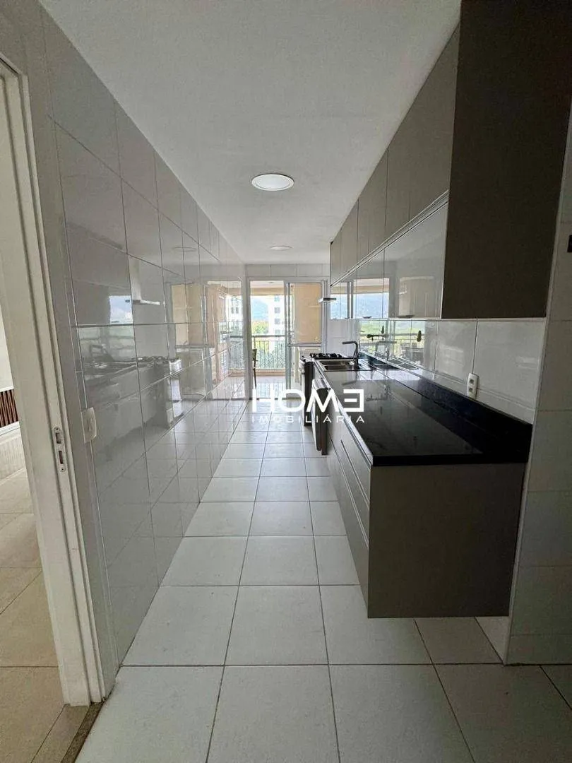 Home office in a 3-bedroom apartment, 155 m² — photo 26