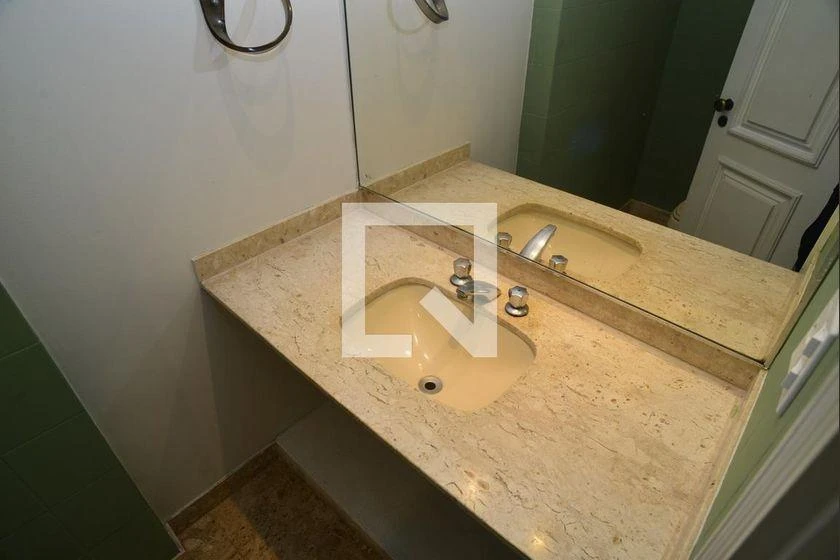 Apartamento para aluguel com 3 quartos e varanda de vidro — photo 46