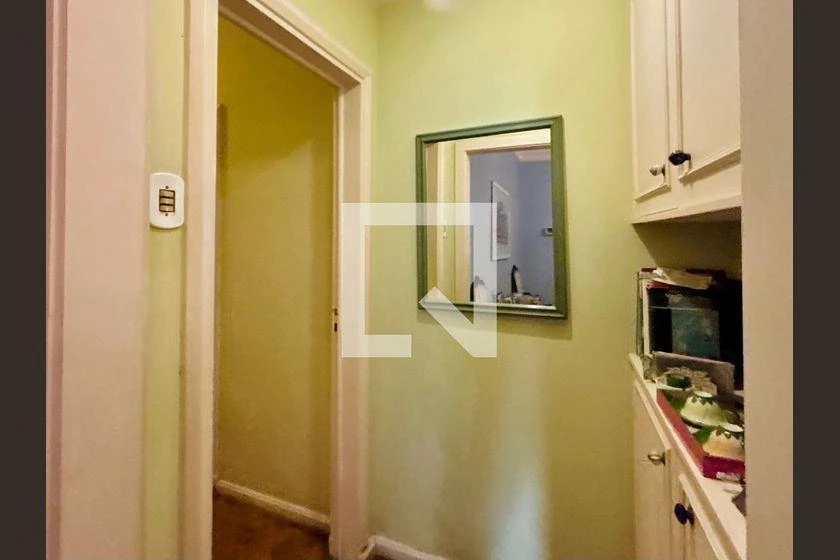 Furnished apartment with 3 bedrooms and 200 m² — photo 36