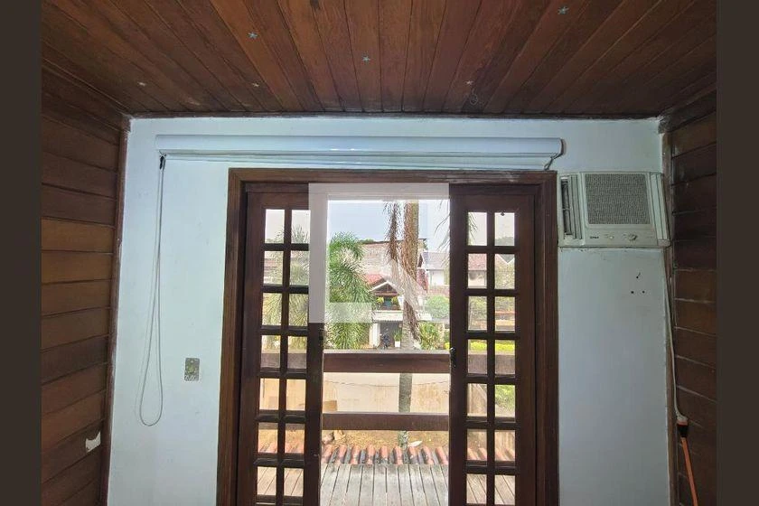 3-bedroom house with a walk-in closet — photo 18