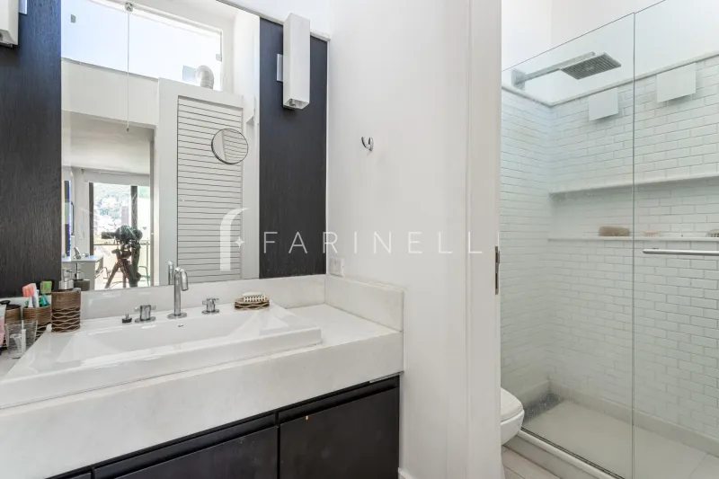 Furnished duplex apartment with 1 bedroom and 3 bathrooms — photo 10