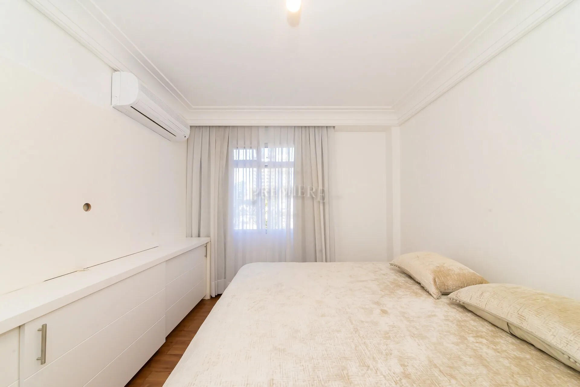 Квартира 152 м² з панорамними вікнами та заскленим балконом — photo 15