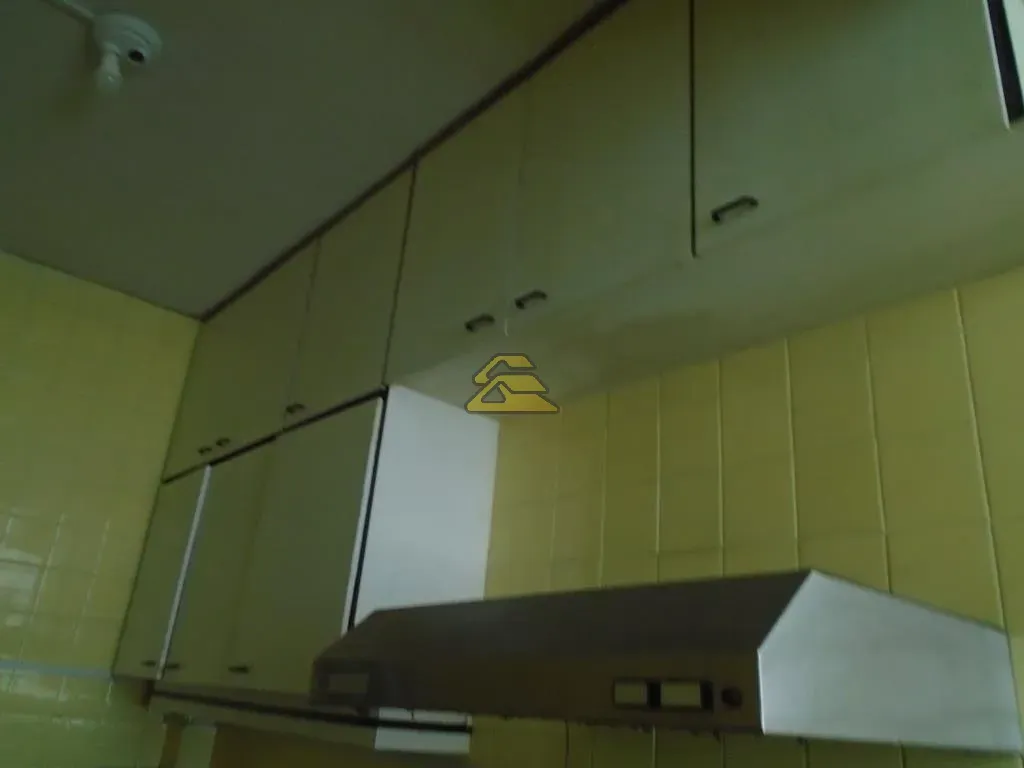 Apartamento de 2 quartos com cozinha separada e fogão a gás — photo 22