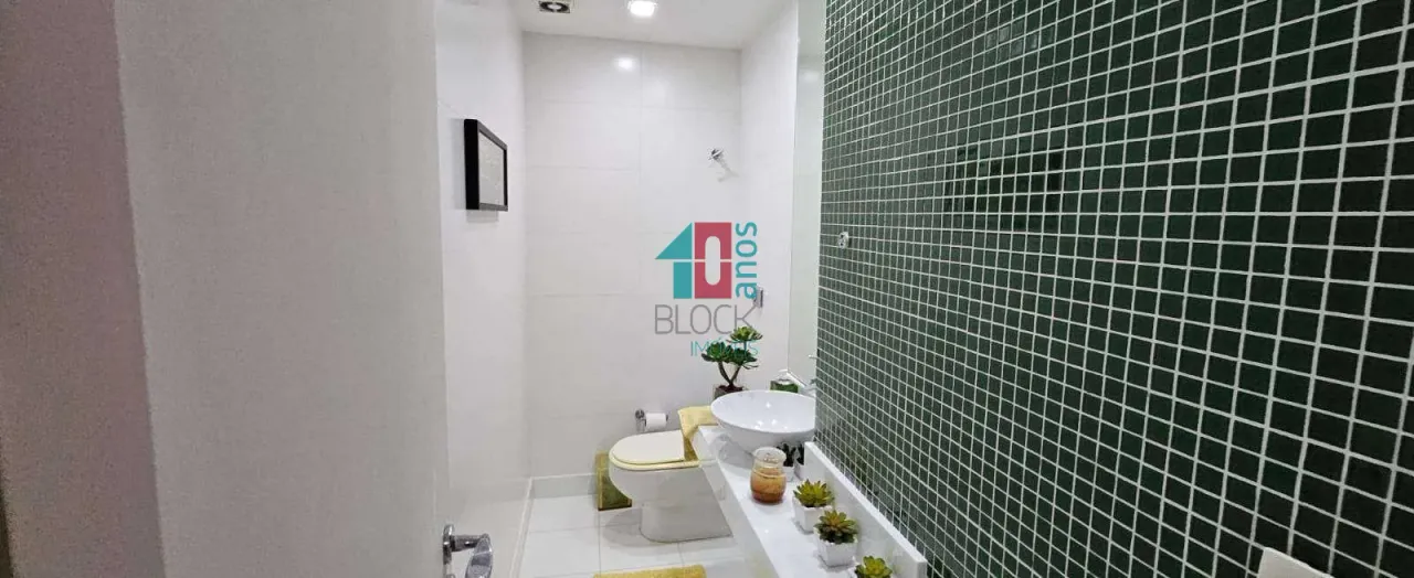 3-bedroom apartment with 3 en-suite bathrooms and 5 baths — photo 18