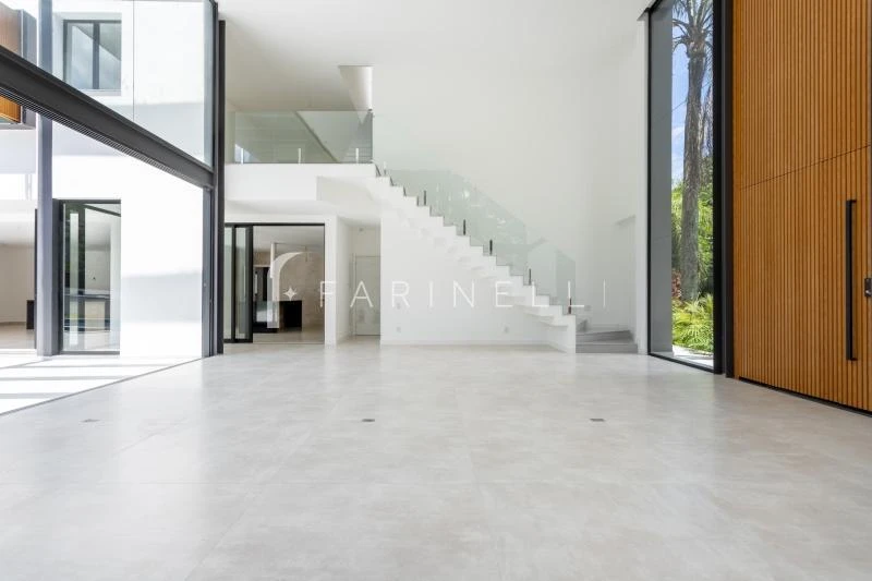 House with 5 bedrooms and open-plan kitchen — photo 7