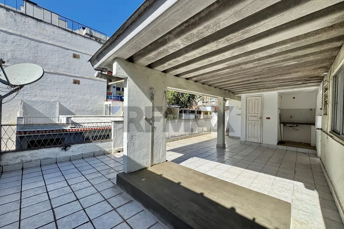 Casa com 3 quartos e 3 banheiros, com varanda e terraço — photo 21