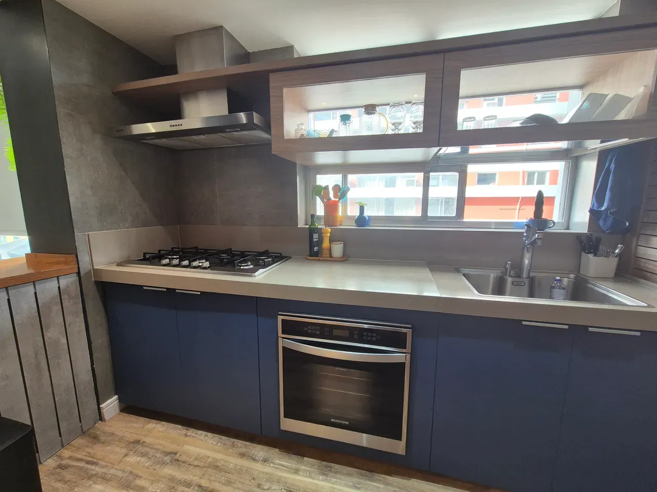 90 m² apartment with a home office and a washing machine — photo 12