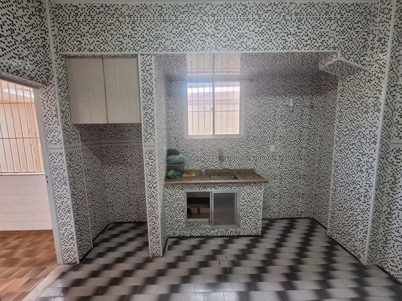 Unfurnished rental apartment with 2 bedrooms and 2 baths — photo 31