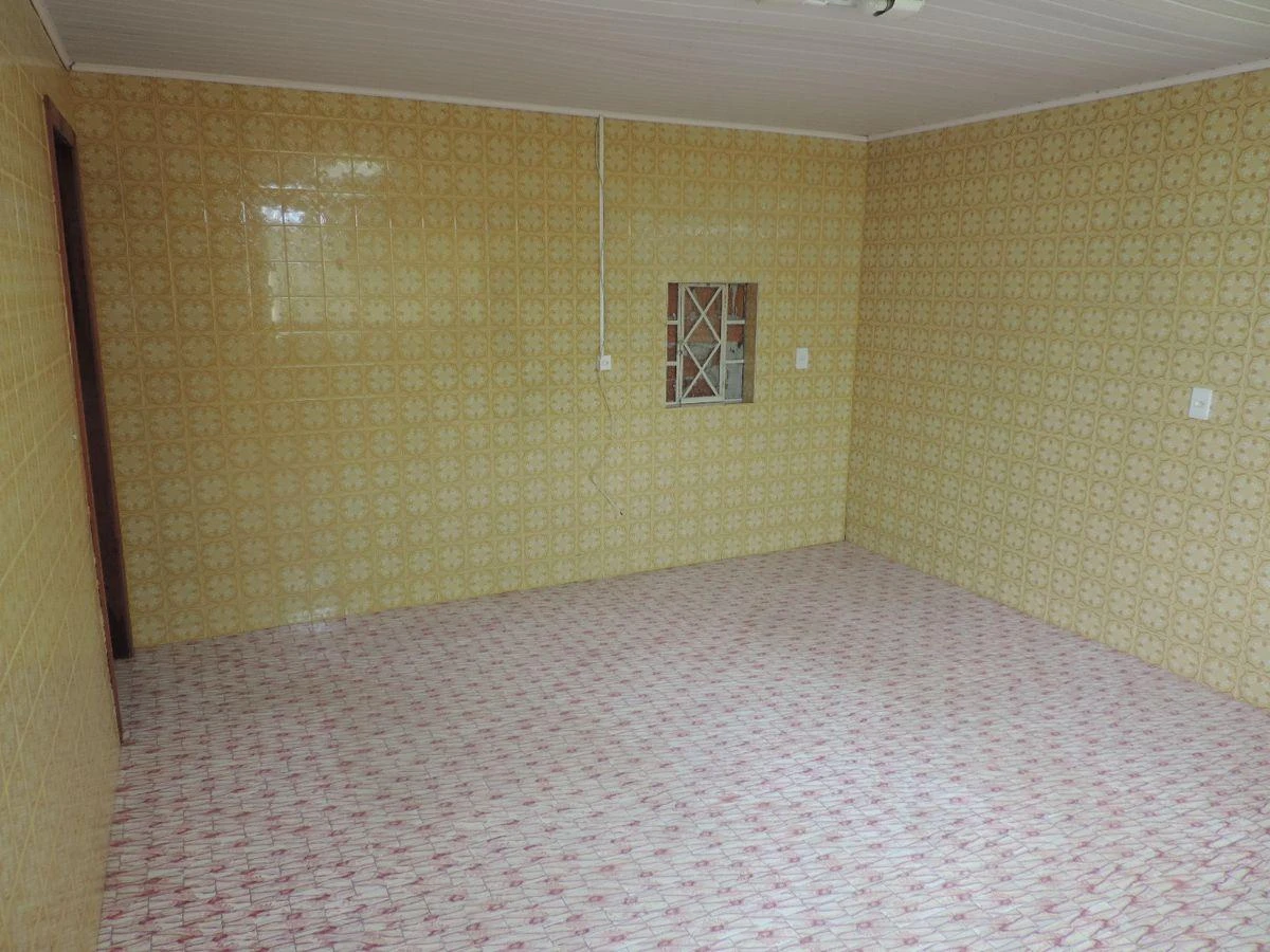Wood or laminate floors in a one-bedroom house, 70 m² — photo 12