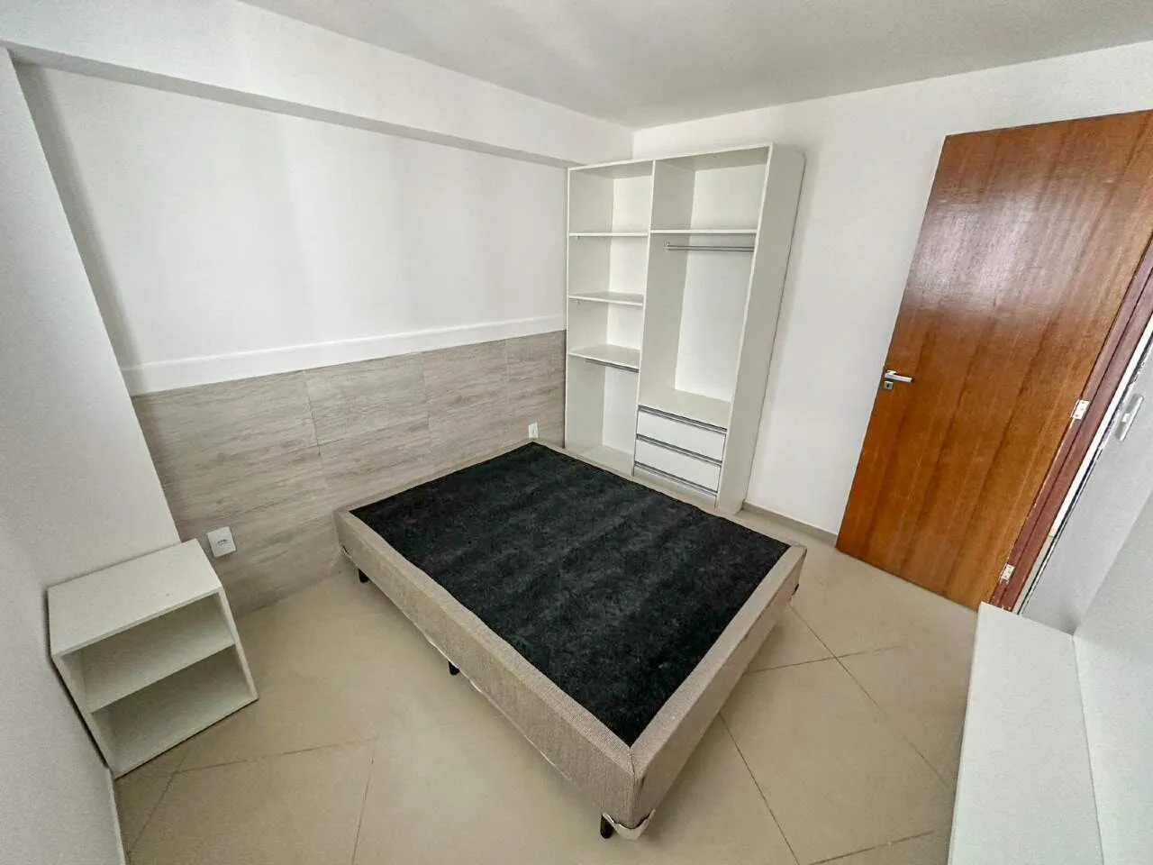 Furnished 1-bedroom apartment with private garden — photo 4
