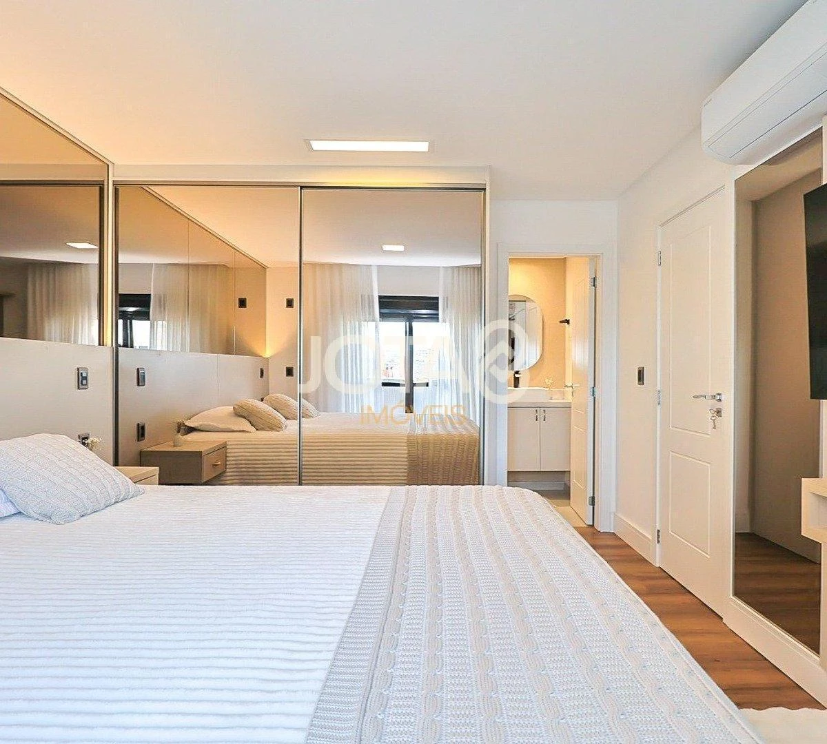 Мебльований дуплекс із 3 спальнями та 243 м² — photo 12