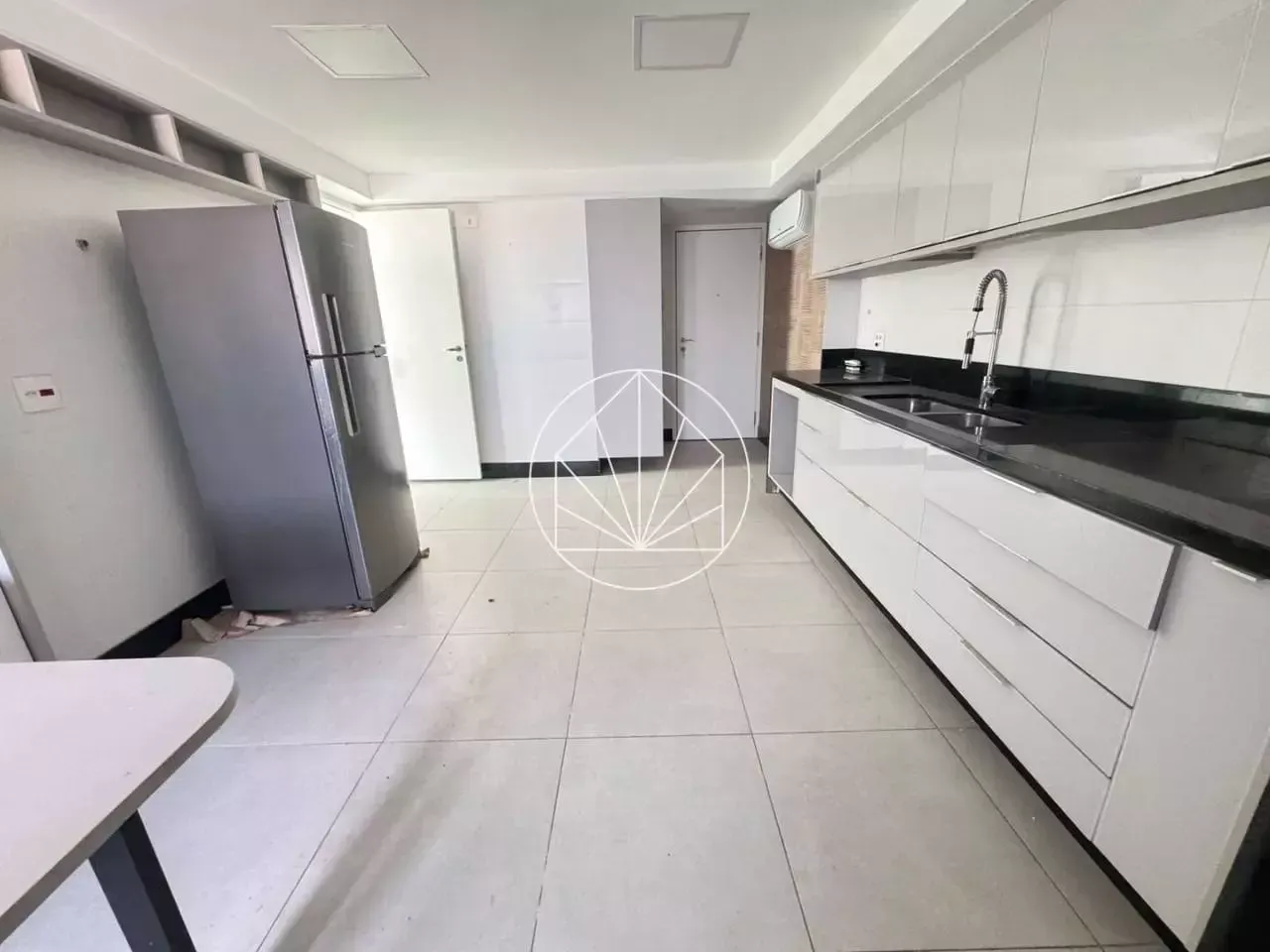 Apartment, 660 m², with a mountain view — photo 17