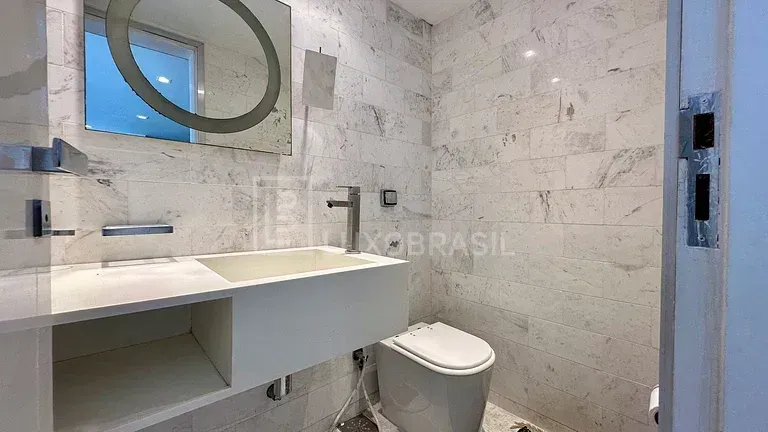 Furnished house with 5 bedrooms and an open-plan kitchen — photo 43