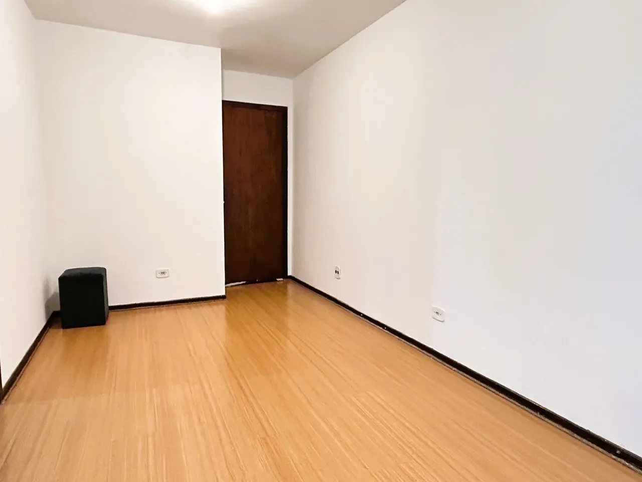Apartment on the 2nd floor with wood or laminate floors — photo 7