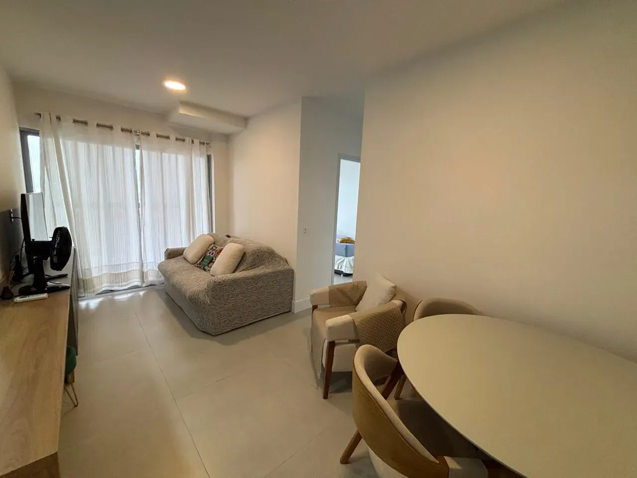 Квартира 83 м² з панорамними вікнами та заскленим балконом — photo 12