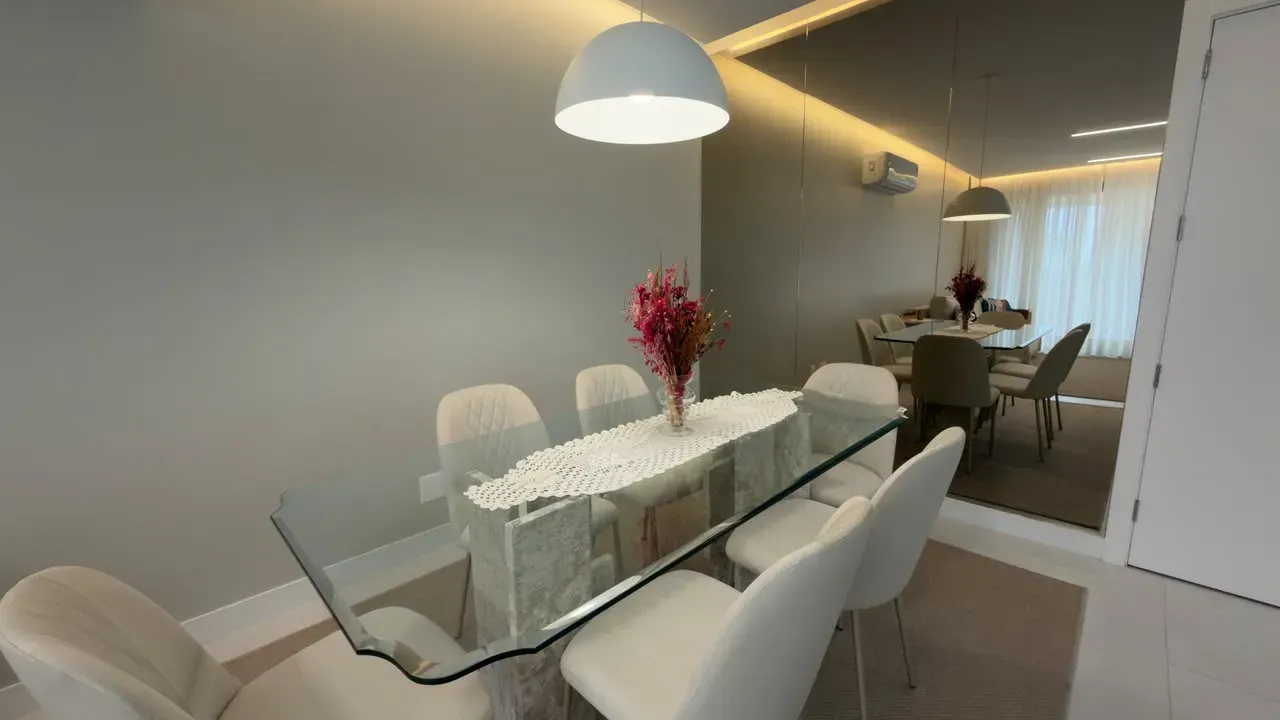 Furnished apartment with open-plan kitchen and 3 en-suites — photo 20