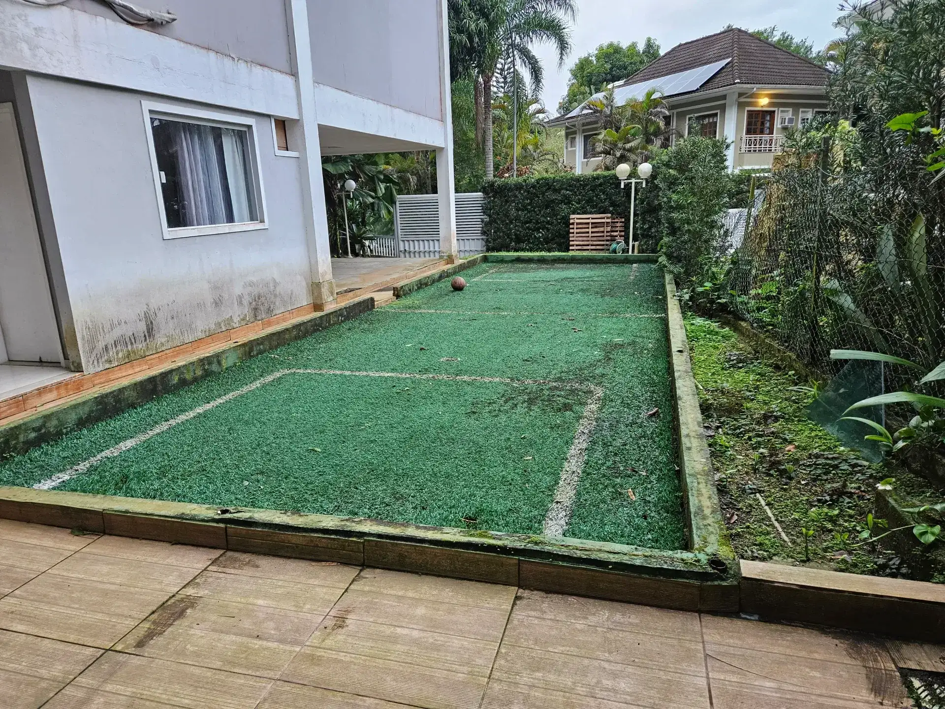 6 quartos e janelas do piso ao teto: casa de 504 m² — photo 52
